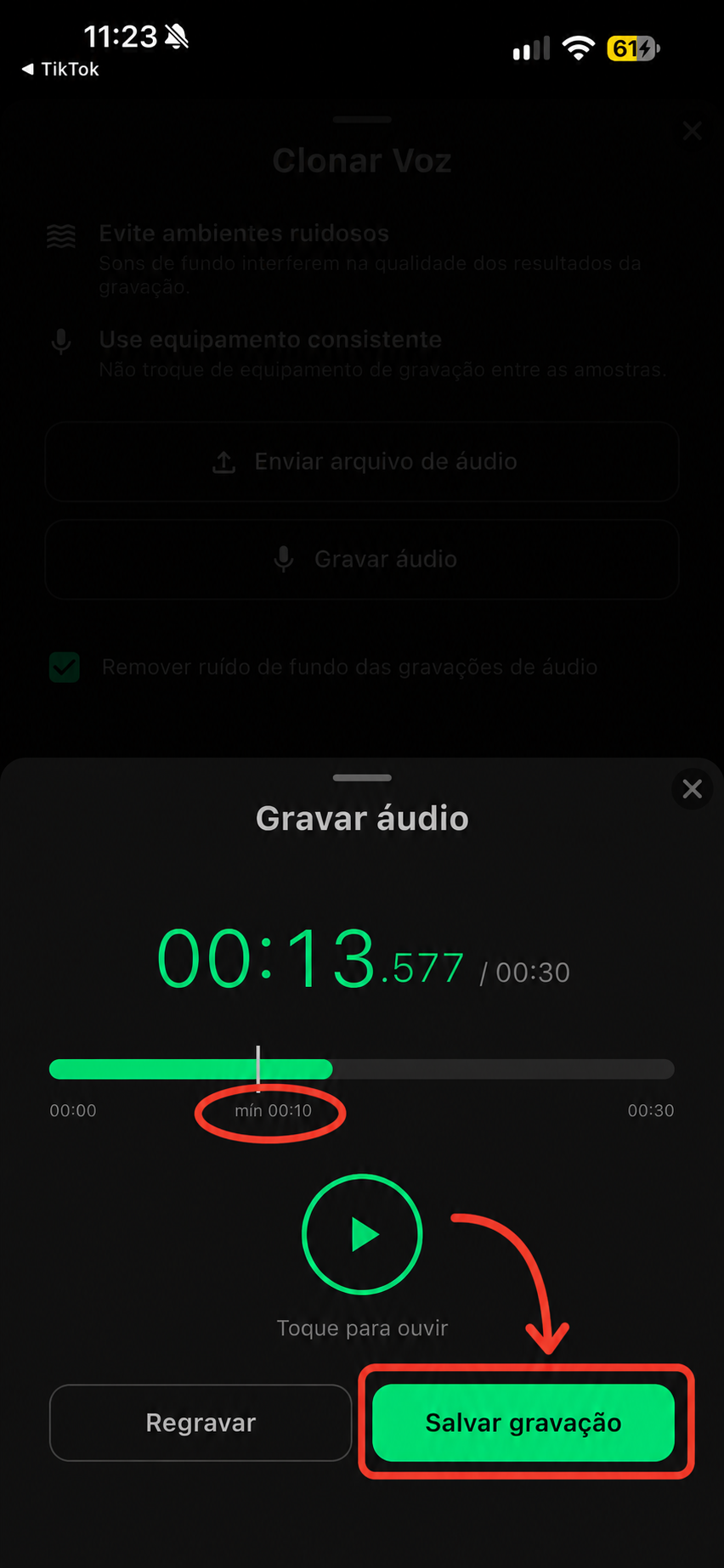 Tela Gravar áudio, com o mínimo de 10 segundos circulado e o botão Salvar gravação destacado por uma seta vermelha.